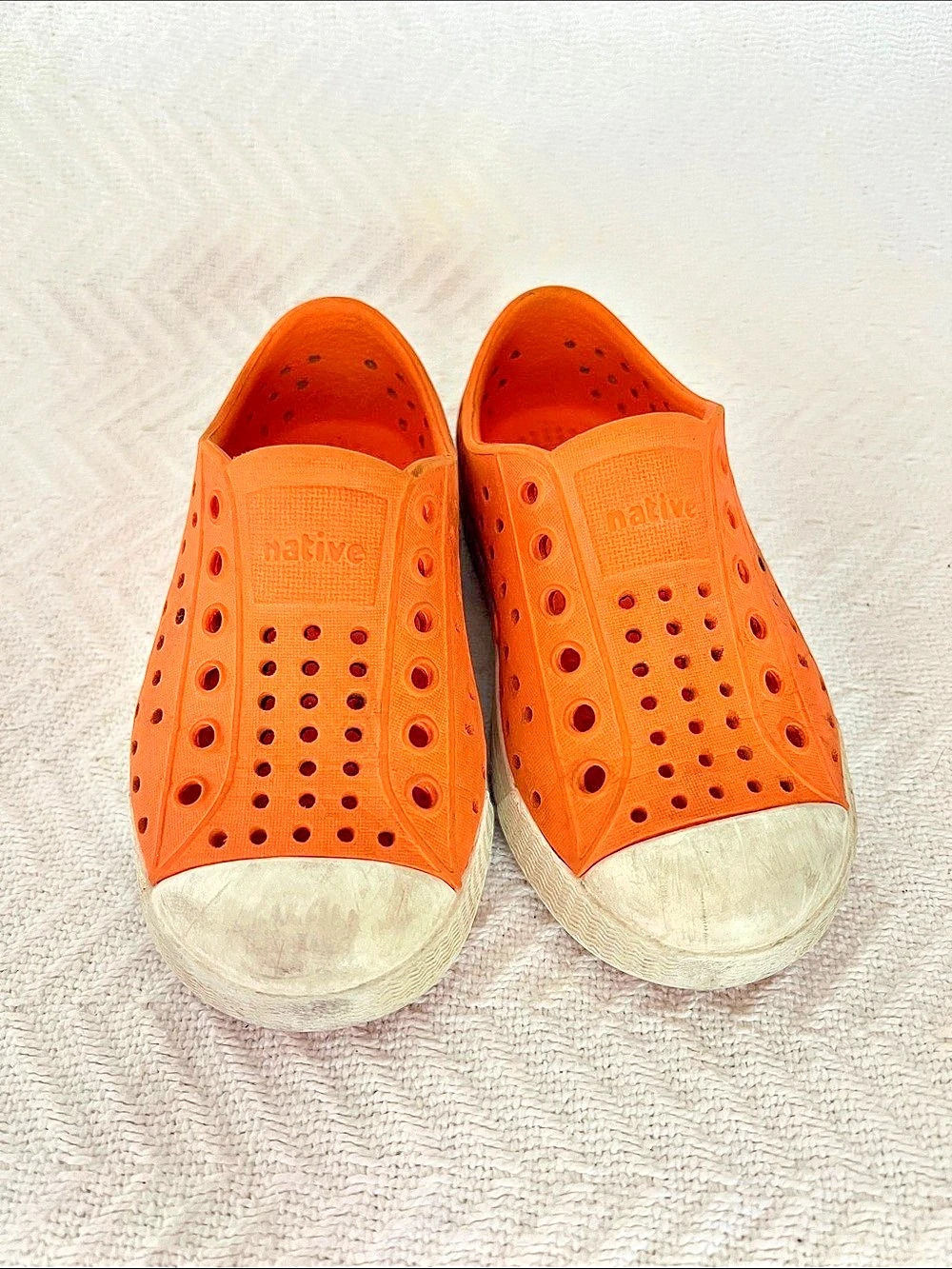 native Jefferson Kids Orange Perforated Sandals